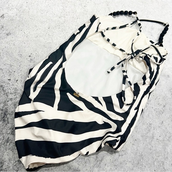 Boston Proper Milonga Zebra Over The Shoulder One Piece Swimsuit Sz Medium - Picture 4 of 10
